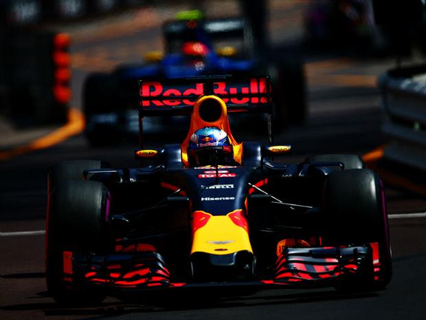 Ricciardo liderou o dia de treinos livres